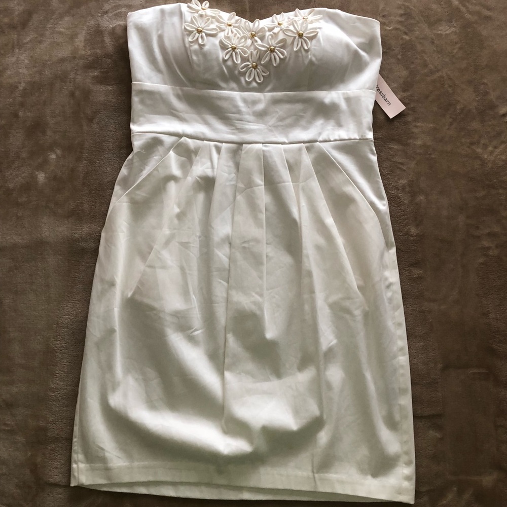 Women’s Sz 10 White Strapless Dress